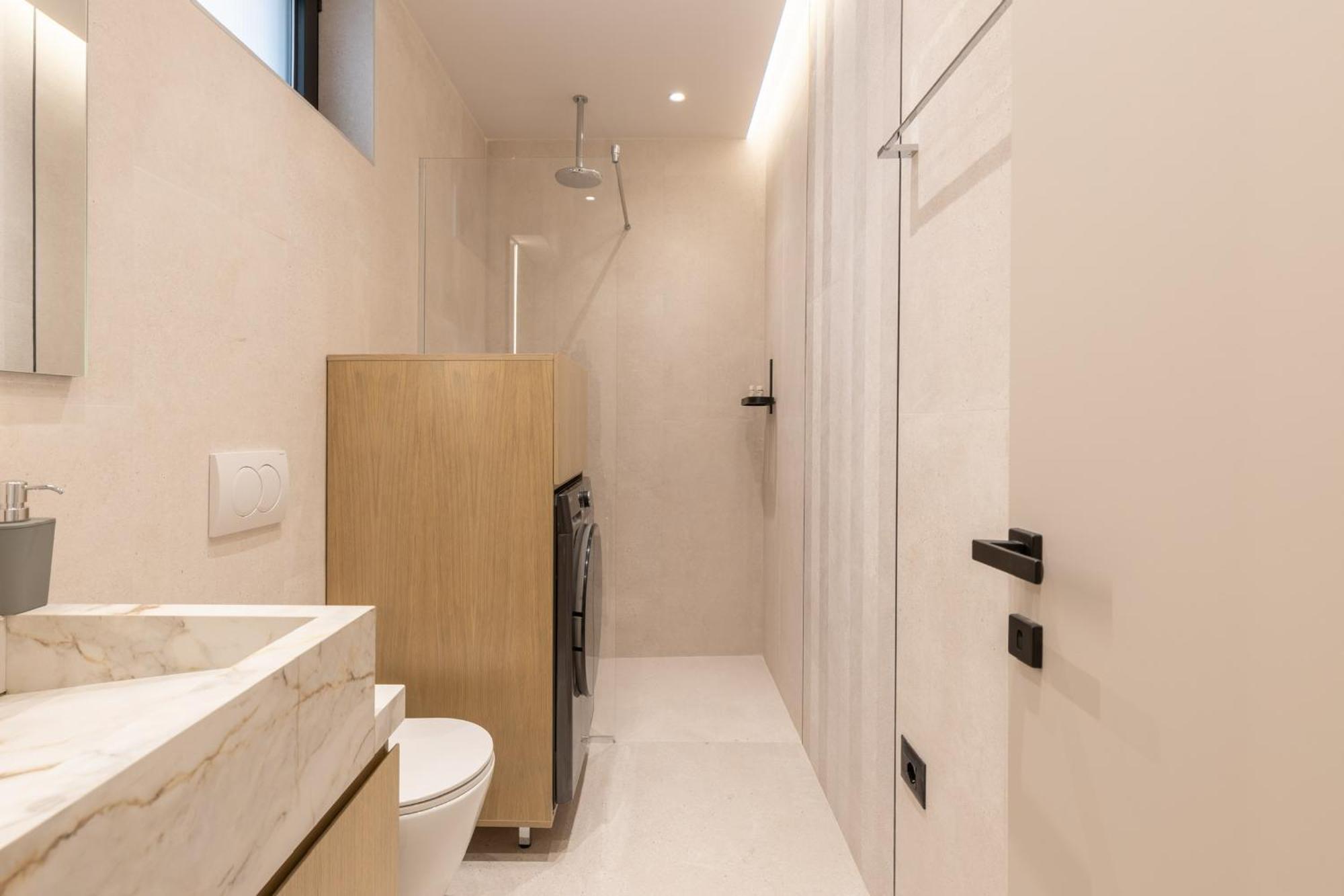 Central Inn, New Bazaar Apartment ティラナ エクステリア 写真