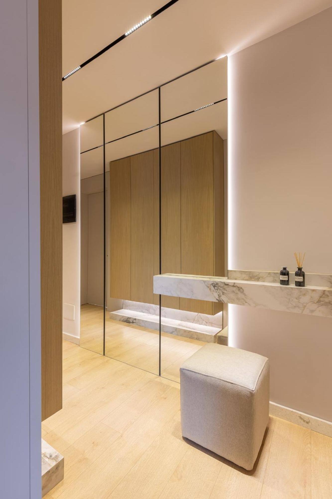 Central Inn, New Bazaar Apartment ティラナ エクステリア 写真