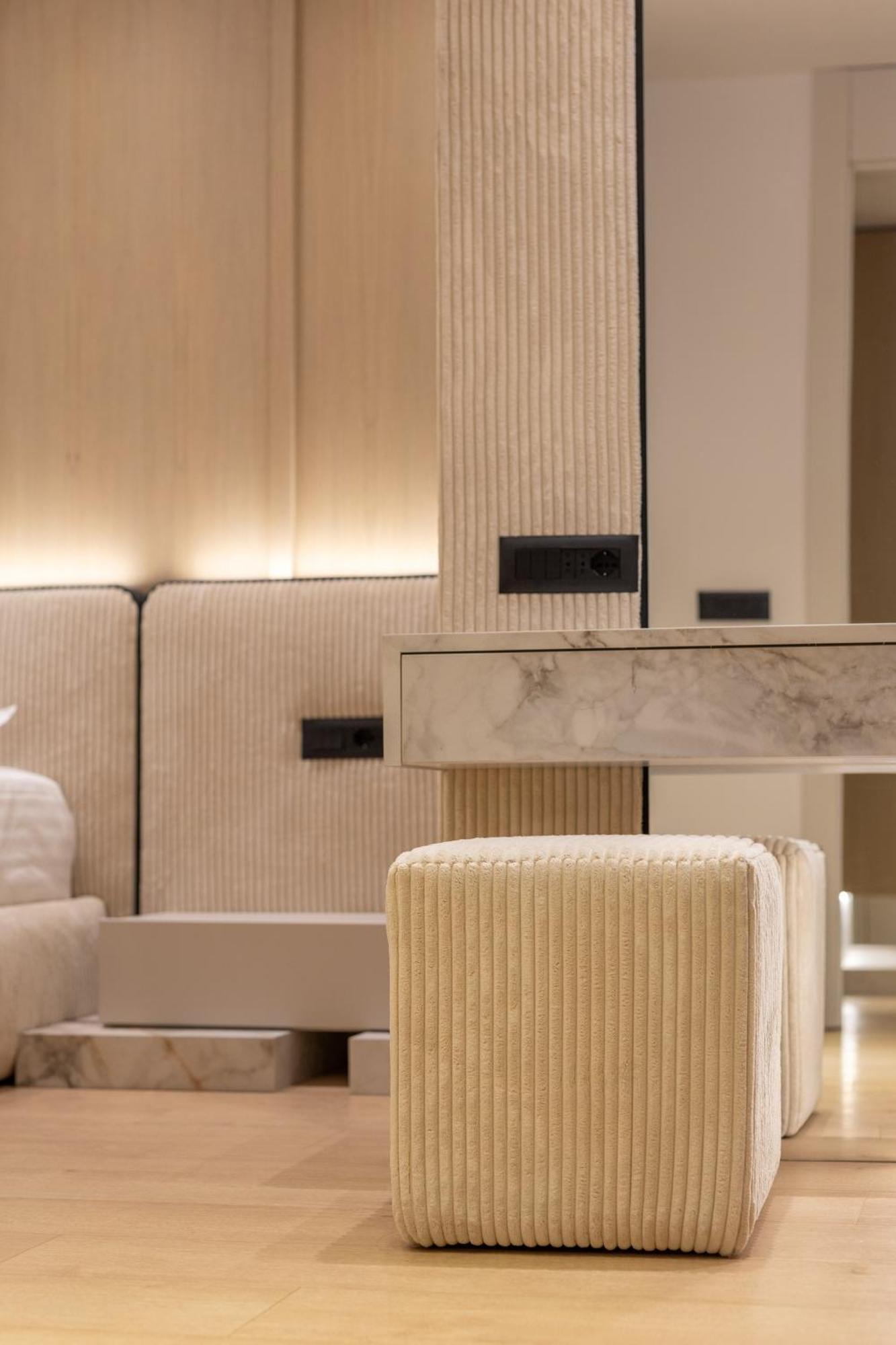 Central Inn, New Bazaar Apartment ティラナ エクステリア 写真